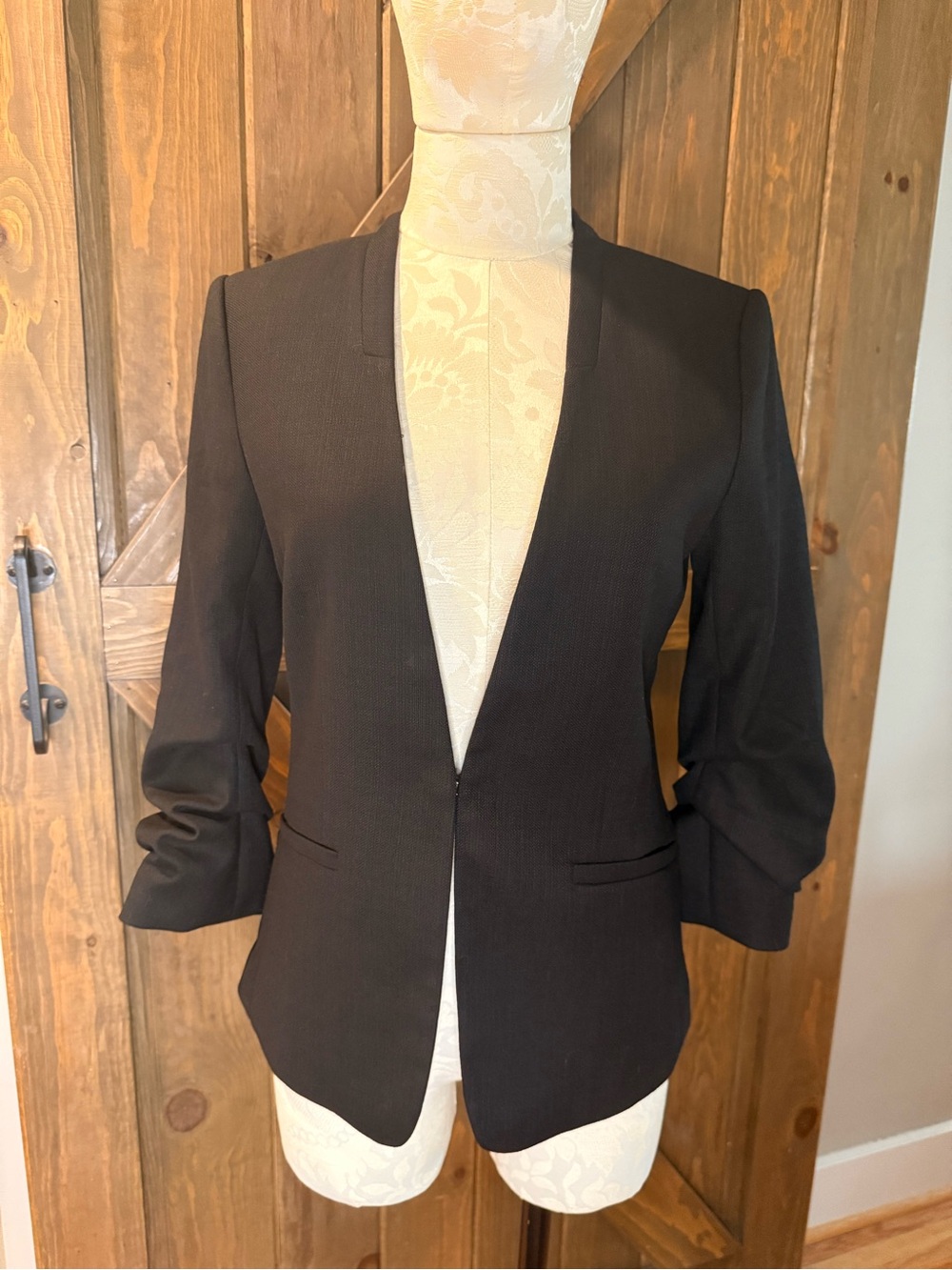 Women’s Collarless Linen Look Suit Coat